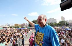  Prefeito Fuad Noman anuncia Comissão Municipal LGBTQIA+ durante Parada