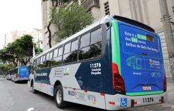 Prefeitura de BH entrega novos ônibus do transporte coletivo da capital