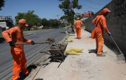Prefeitura de BH realiza mutirão de limpeza e prevenção de enchentes no Barreiro