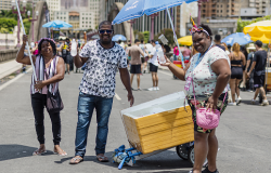 PBH abre cadastramento de ambulantes para o Carnaval de Belo Horizonte 2024 
