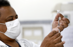 PBH incorpora imunizantes contra a covid-19 ao calendário básico de vacinação