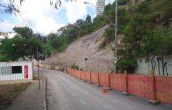 Prefeitura inicia obras de estabilização de encosta da rua Roma, no Santa Lúcia