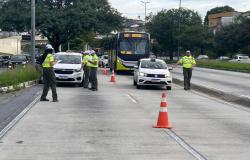Nova portaria redefine uso de pistas e faixas exclusivas por táxis de Belo Horizonte
