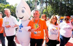 Em Dia D de vacinação, prefeito Álvaro Damião anuncia mais 13 leitos pediátricos em BH