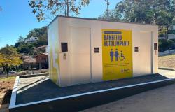 Novo banheiro de inox inaugurado na praça do papa 