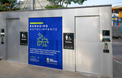 A imagem mostra a estrutura do banheiro autolimpante 