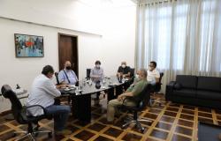 Reunião do prefeito com membros do comitê de enfrentamento à pandemia