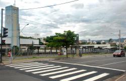 Foto da Estação José Cândido da Silveira, durante o dia. 
