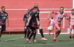 Copa Centenário de Futebol Amador disputa oitavas de final e abre o Master 40 neste sábado