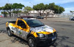 Imagem do Mineirão e de uma viatura da BHTRANS no entorno do estádio.