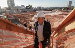 Prefeito Álvaro Damião visita obras da Casa da Mulher Brasileira