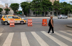 Operação de trânsito para corrida XP Live Run, na Praça da Estação, no domingo (21)