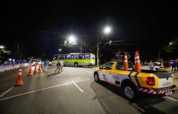 Carro da BHTrans com equipamentos usados em operação de trânsito em dias de jogos no Mineirão