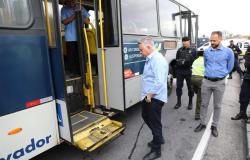Operação Tolerância Zero fiscaliza ônibus na Estação Barreiro