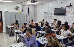 Cursinho Voa, Papagaio! prepara alunos da Escola Ulysses Guimarães para o Enem