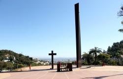 Vista da Praça do Papa recém revitalizada pela PBH