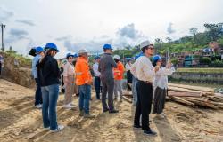 Representantes da PBH participam de visitas técnicas a experiências desenvolvidas em Medellín, entre elas Primavera Norte e Parques del Río.