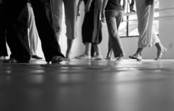 Terça da Dança propõe investigação do corpo em encontro de improvisação