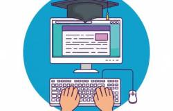 #paratodosverem:Ilustração centralizada em um círculo azul mostrando um monitor de computador com um capelo de formatura no topo. Abaixo, mãos digitam em um teclado branco ao lado de um mouse. Simboliza a educação digital e formatura online.