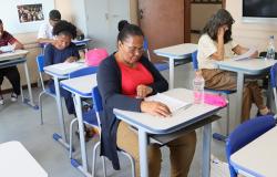 Prefeitura de BH garante acesso à alfabetização com a Educação de Jovens e Adultos (EJA)
