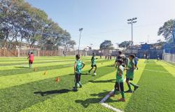 Esporte Esperança abre vagas para aulas gratuitas de futebol misto 