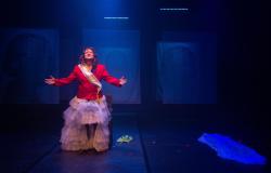 Grupo Mulheres Místicas revisita Eva Perón e Copi no Teatro Marília