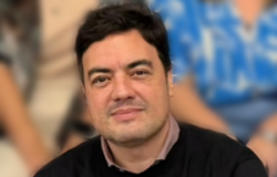 Marcos Tito, Vice-presidente da Fundação de Parques Municipais e Zoobotânica Homem branco de cabelo escuro usando blusa preta