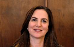 Foto oficial - Luciana Rocha Féres, Diretor de Planejamento, Presidente da Fundação Municipal de Cultura Presidente da Fundação Municipal de Cultura - Luciana Rocha Féres, posa em uma fotografia apenas de rosto.
