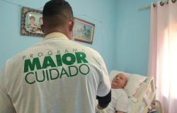Curso gratuito de cuidador de idosos é oferecido para moradores da Regional Oeste