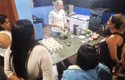 Moradores do Morro das Pedras têm aulas de empreendedorismo da Jornada Gastronômica