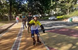 Festival Esportivo encerra semestre no Superar com patinação no Parque Municipal