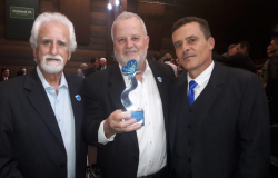 Secretário municipal de Meio Ambiente Mário Werneck recebe prêmio Hugo Werneck de Sustentabilidade e Amor à Natureza.