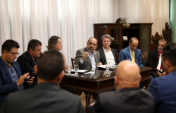 Prefeito Alexandre Kalil em reunião na Câmara Municipal de Belo Horizonte