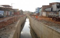 Obras de prevenção de enchentes nas bacias Túnel/Camarões, no bairro Tirol, região do Barreiro