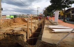 Prefeitura inicia mais obras contra enchentes nos córregos Olaria e Jatobá Obras sendo feitas nos córregos Olaria e Jatobá, na região do Barreiro