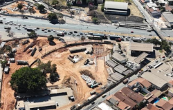 Faixa de ônibus será interditada na Cristiano Machado nesta quarta-feira (20) para obra de viaduto