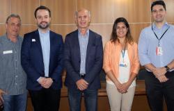 Junta Comercial de Santa Catarina vem a BH conhecer simplificação de processos