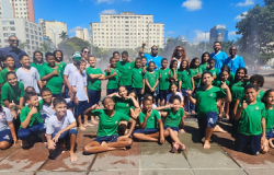Alunos de escolas municipais tiveram aula na praça