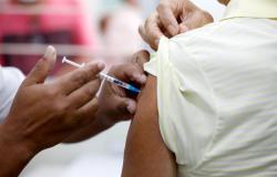PBH promove vacinação de alunos e trabalhadores nas escolas municipais