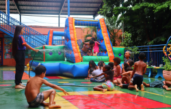 Prefeitura de BH abre escola no Carnaval para cuidar dos filhos de catadores e ambulantes