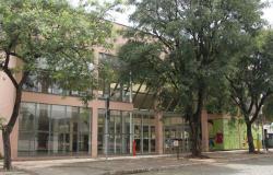 Foto da fachada do Centro de Referência da Juventude (rua Guaicurus, 50, Centro)