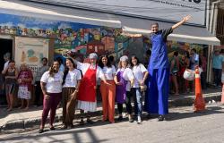 Ação de mobilização social realizada na Cozinha Comunitária Cabana Pai Tomás, pela equipe de Teatro Mobs, grupo de intervenção social da Secretaria de Assistência Social e Direitos Humanos