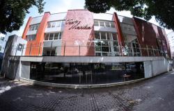 Espetáculo no Teatro Marília questiona memórias e afetos de ex-casal