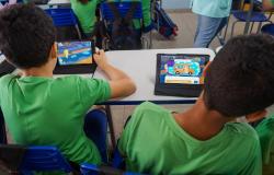 Transitando Legal Digital leva às escolas a educação no trânsito com uso de tablets
