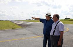 Prefeito Fuad Noman visita área do Aeroporto Carlos Prates