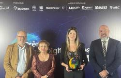 Programa de Inclusão Digital recebe o Prêmio Brasil Digital Ozires Silva