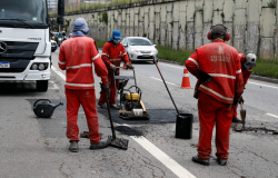 Prefeitura de BH intensifica operação tapa-buracos nas principais vias da cidade