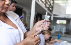 Vacinação contra a gripe em instituição de longa permanência para idosos será realizada neste sábado (28)