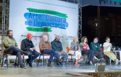 Encontro Internacional Arte Cultura e Democracia no Século XXI