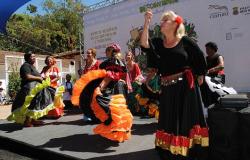 Grupo de mulheres idosas fazem apresentação de dança cigana. Foto: Lecy Almeida